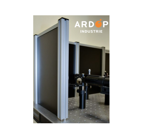 Ecrans de protection Laser pour Tables Optiques Classe 4 / Barrières de protection Laser pour Tables Optiques