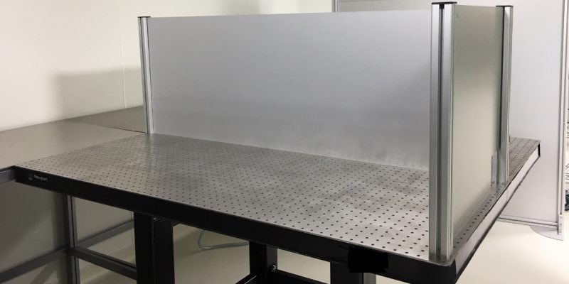 Ecran de protection laser / Ecran laser pour tables optiques / Barrières de protection laser pour tables optiques / Barrière laser