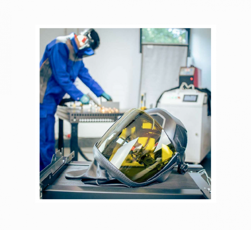 Casque de décapage laser proche de Bordeaux 